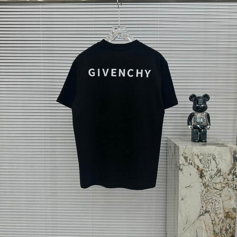 GIVENCHY Men's T-shirts 10